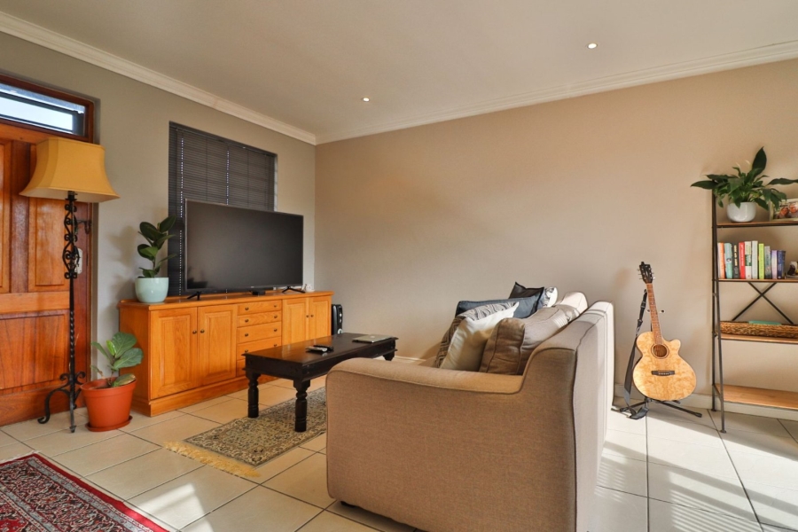 To Let 2 Bedroom Property for Rent in Royal Ascot Western Cape